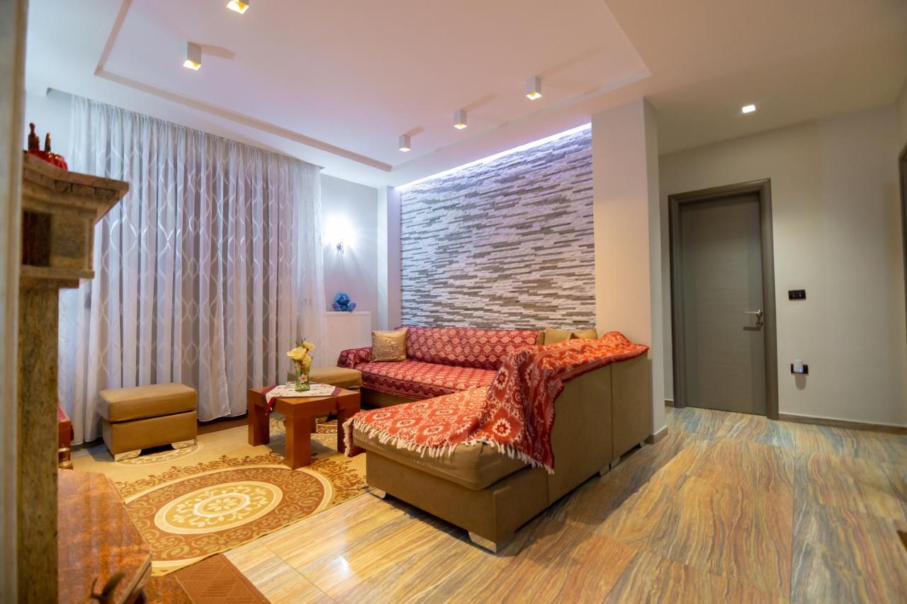 Apartamento Dhimitri Korce