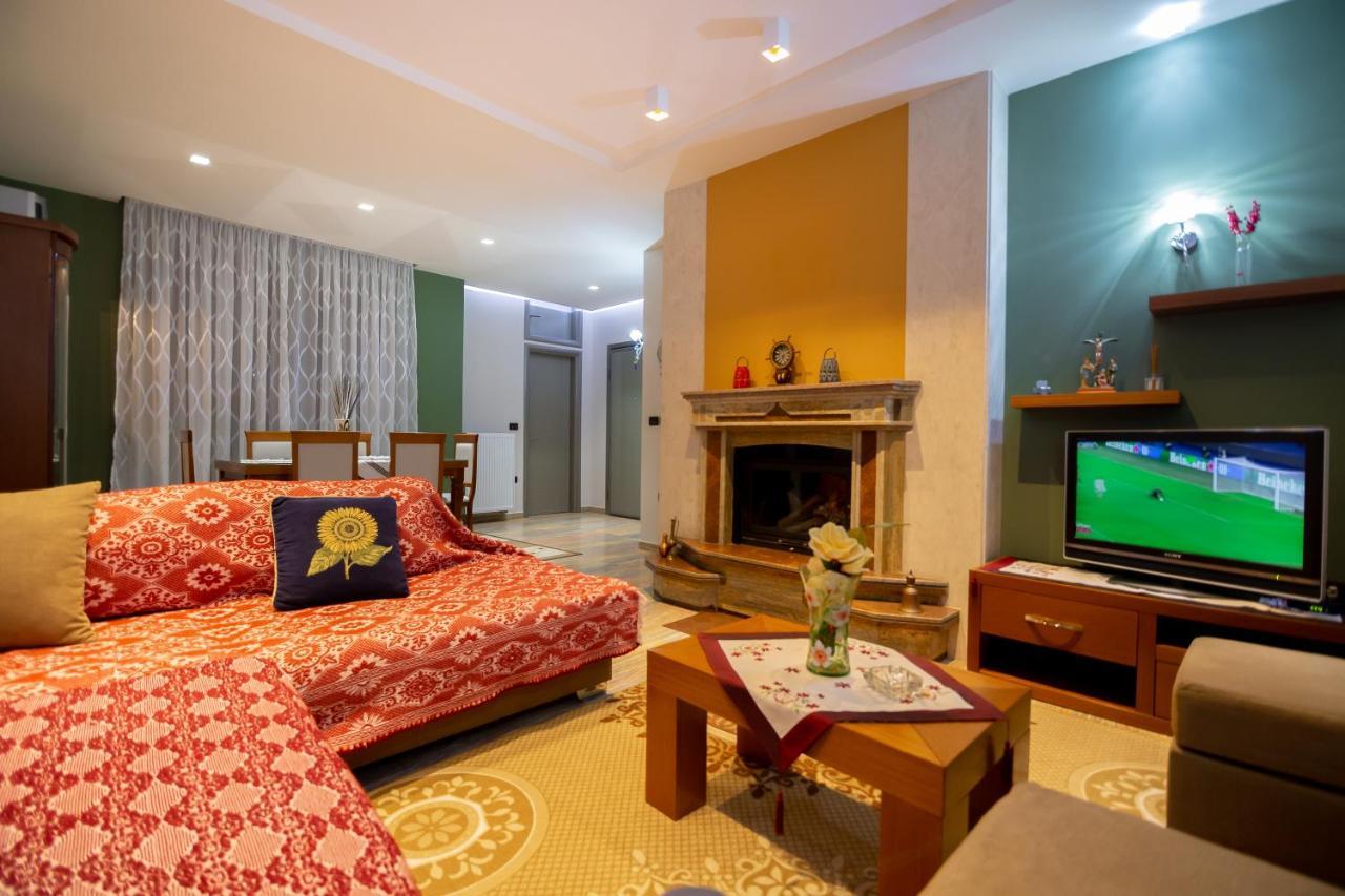 Dhimitri Apartamento Korce